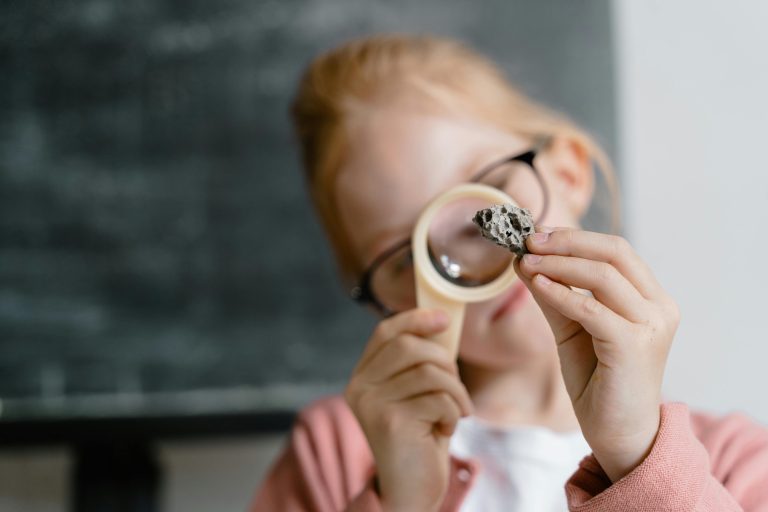 O hiperfoco no TDAH: Como a Psicopedagogia pode ajudar a equilibrar essa poderosa concentração